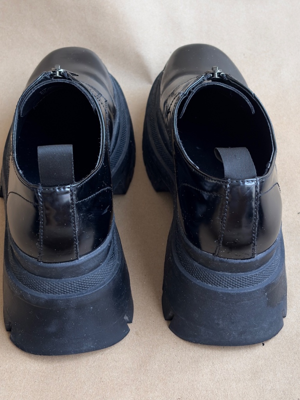 Steve Madden chunky platform zip up black patent loafers. Unisex 7 - Picture 4 of 7